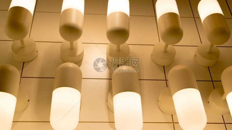 体育场馆照明：如何打造高效、安全的照明方案**